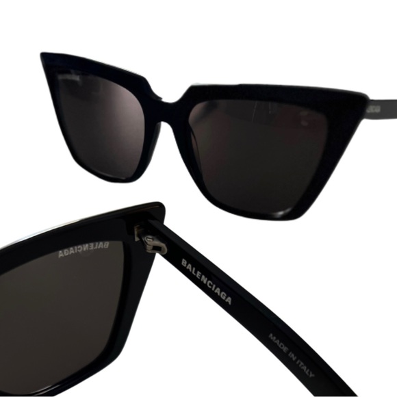 Balenciaga sun glasses brand new. Comes w/ certification/authenticity paperwork - Picture 3 of 5